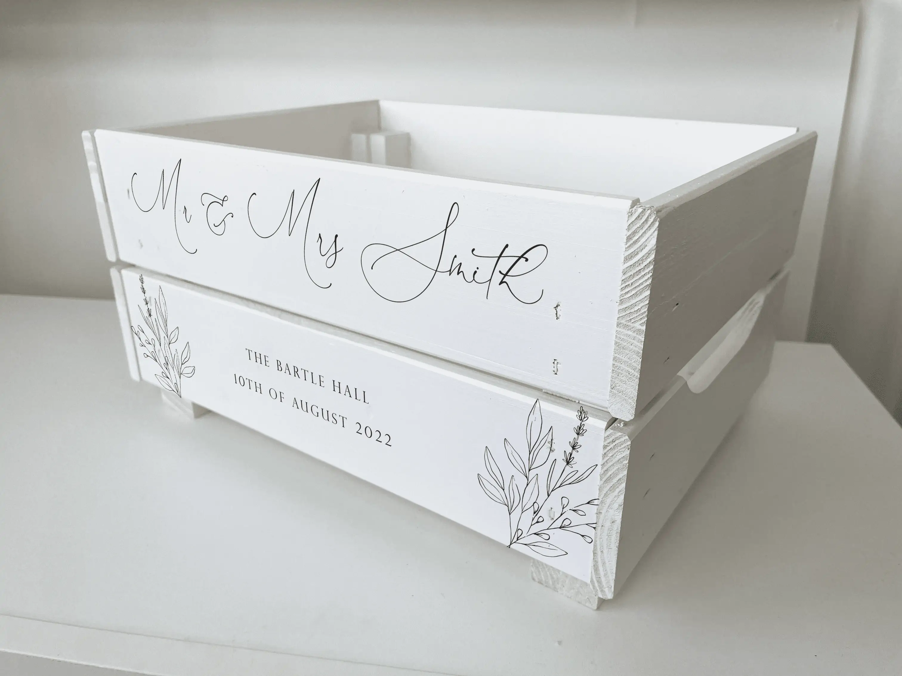 Personalised Wood Crate - Minimalist Floral - Mally's Crafts
